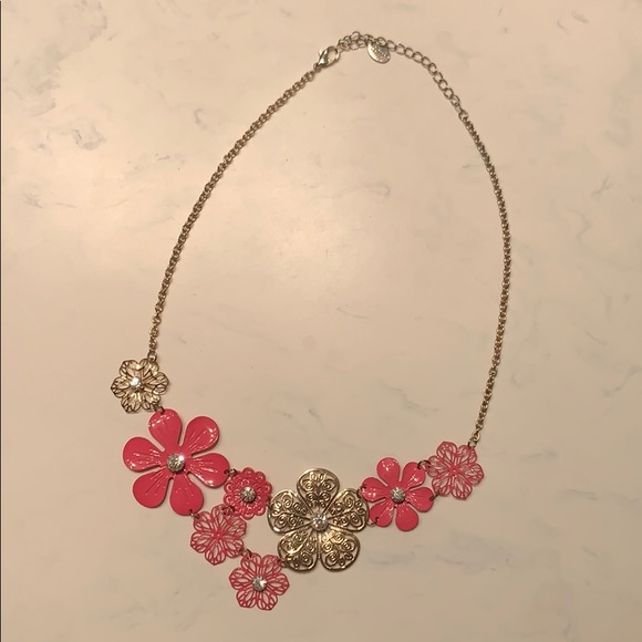 Claire's Jewelry - 🌷 Claire’s Flower Statement Necklace